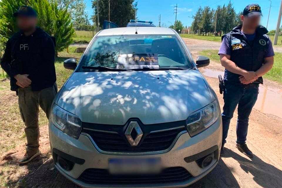 En los allanamientos se scuestraron varios vehículos que podrían ser clave.