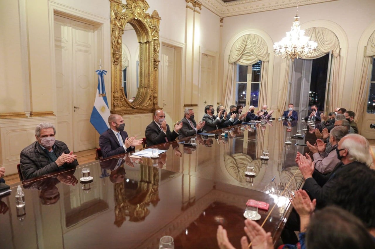 El gobierno nacional oficializó el aumento del Salario Mínimo, Vital y Móvil. Se trata de un incremento que llegará al 48 por ciento a fin de año.