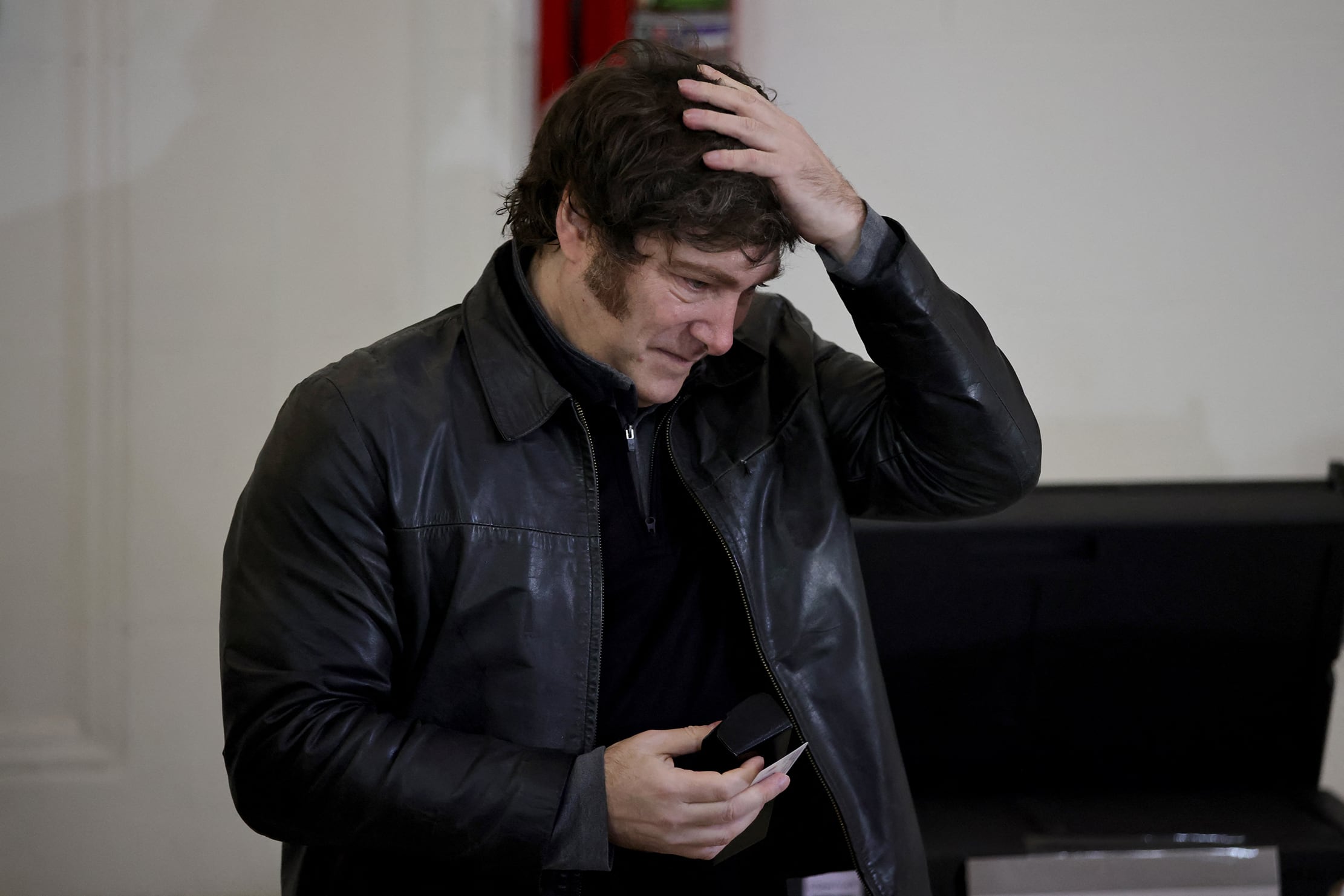 El pesimismo crece y baja el apoyo a La Libertad Avanza.