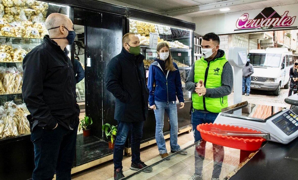 A falta de medidas concretas, Rodríguez Larreta busca aplacar los ánimos mostrándose con algunos de los sectores afectados. Esta semana lo hizo con comerciantes que pudieron reabrir sus locales en la fase actual de la cuarentena.
