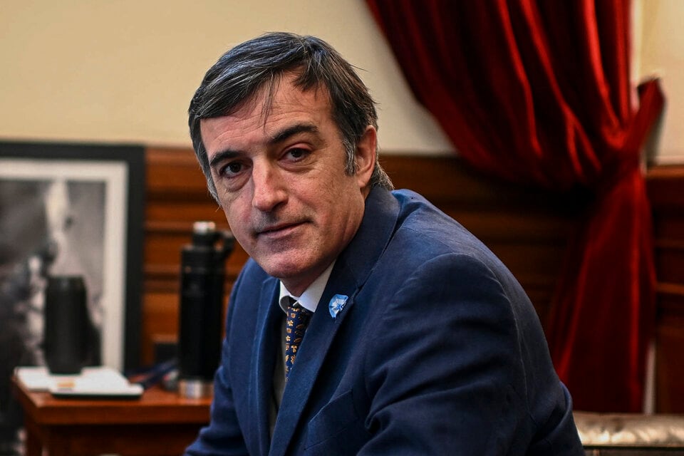 Esteban Bullrich le envió una carta a Joe Biden para solicitarle que la FDA apruebe un tratamiento para la ELA.