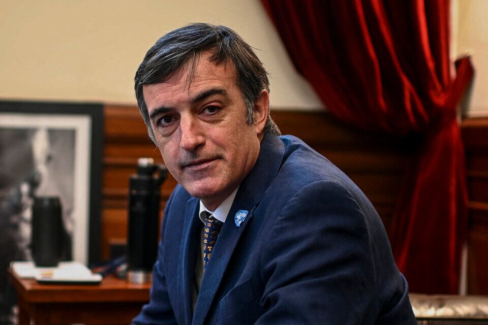 Esteban Bullrich le envió una carta a Joe Biden para solicitarle que la FDA apruebe un tratamiento para la ELA.