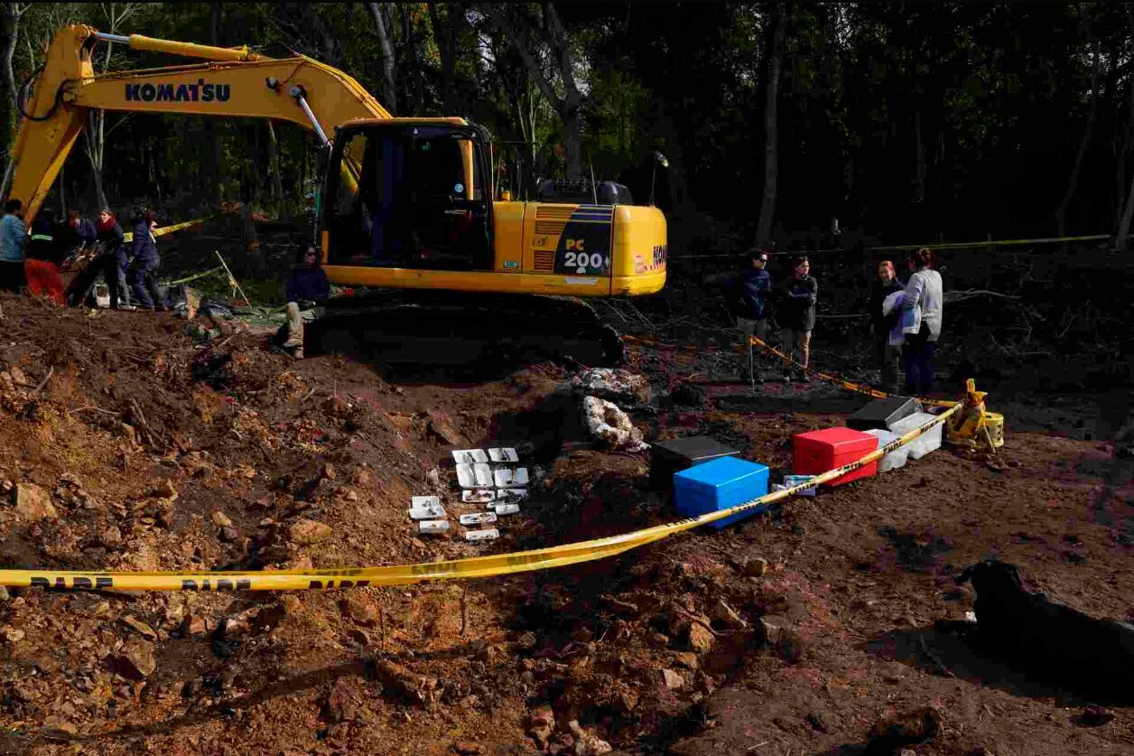 Excavaciones en el Batallón 14 del Ejército a las afueras de Montevideo.