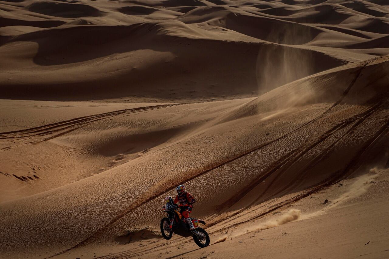 Kevin Benavides en acción