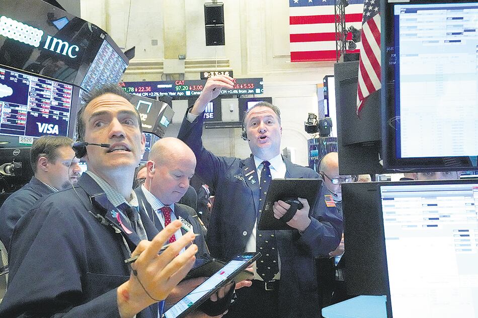 Dow Jones bajó 7,3 por ciento, mientras que el MerVal lo hizo en 14,8.
