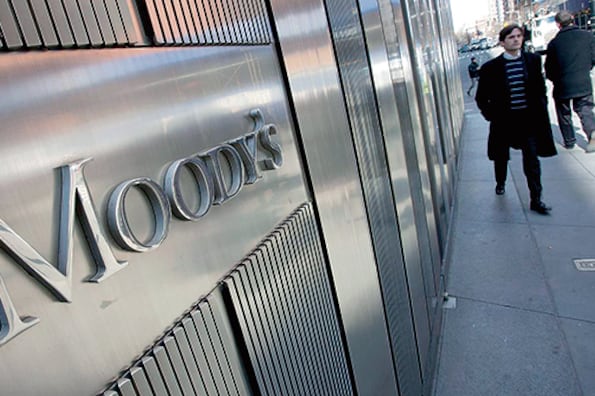 La agencia Moody’s ha venido criticando la decisión de subir la tasa de interés.