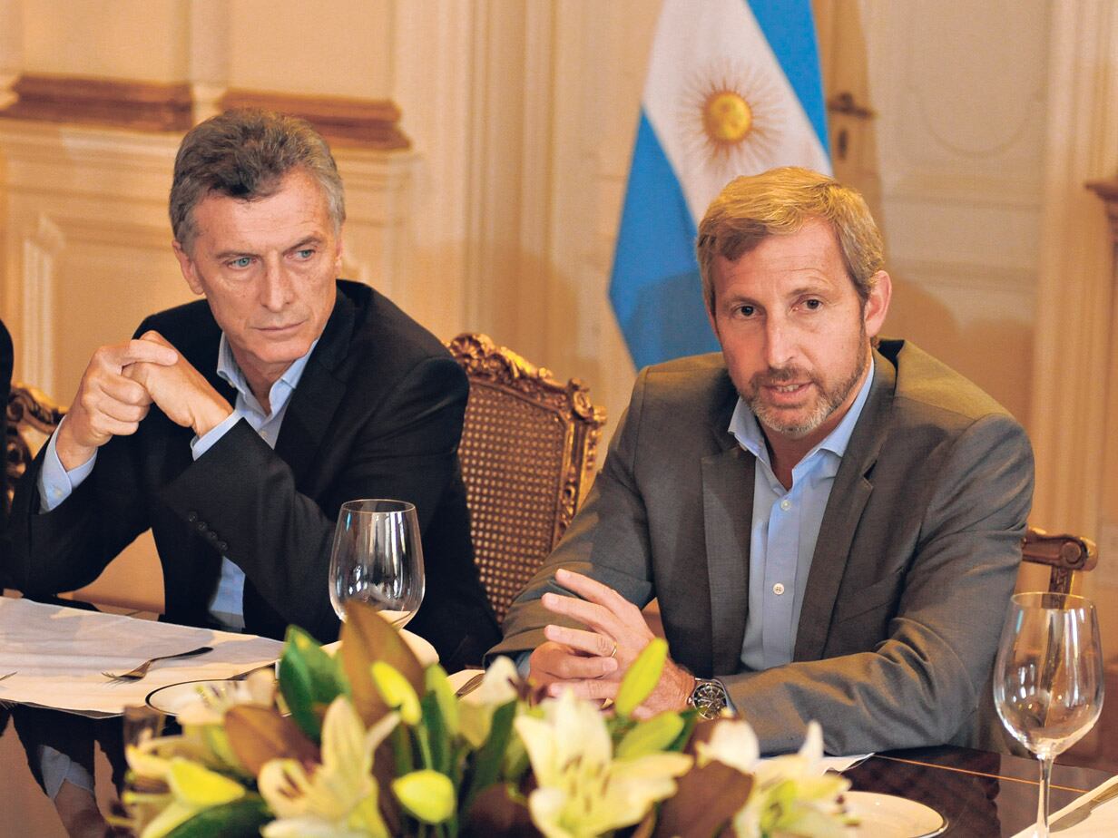 El presidente Mauricio Macri y el ministro de Interior, Rogelio Frigerio, que maneja la relación con los gobernadores. 