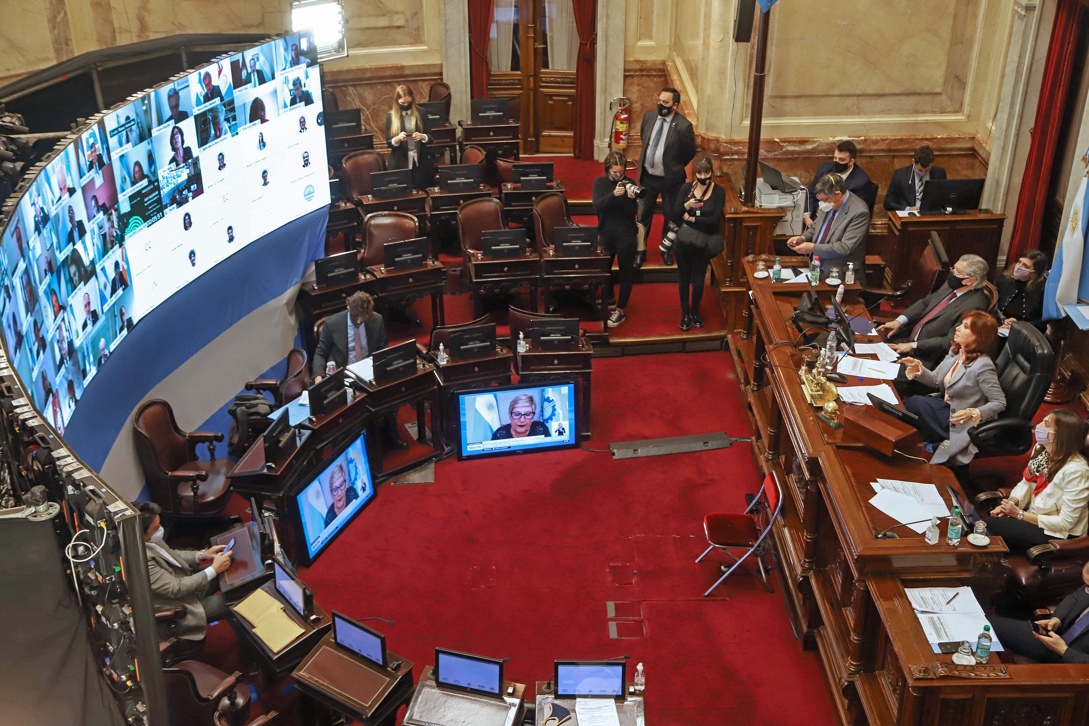 El debate en el Cámara alta se extendió por diez horas.