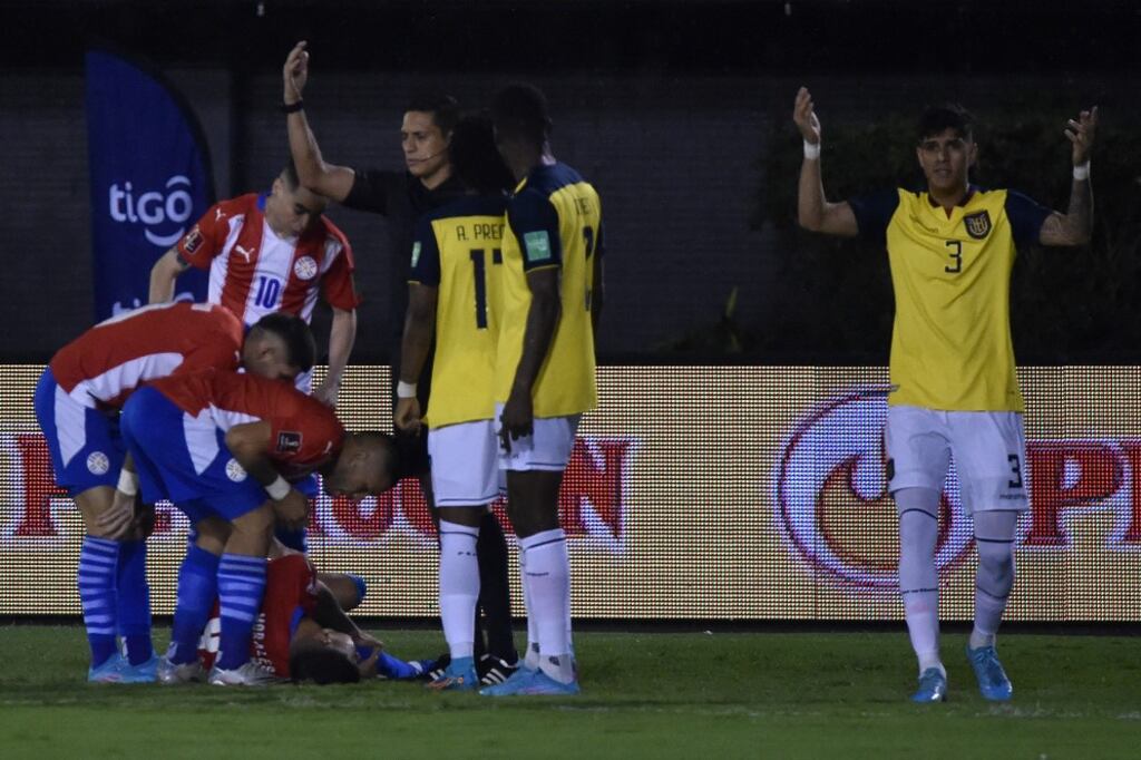 Morales, el autor del primer gol, se tuvo que ir lesionado al rato de marcar