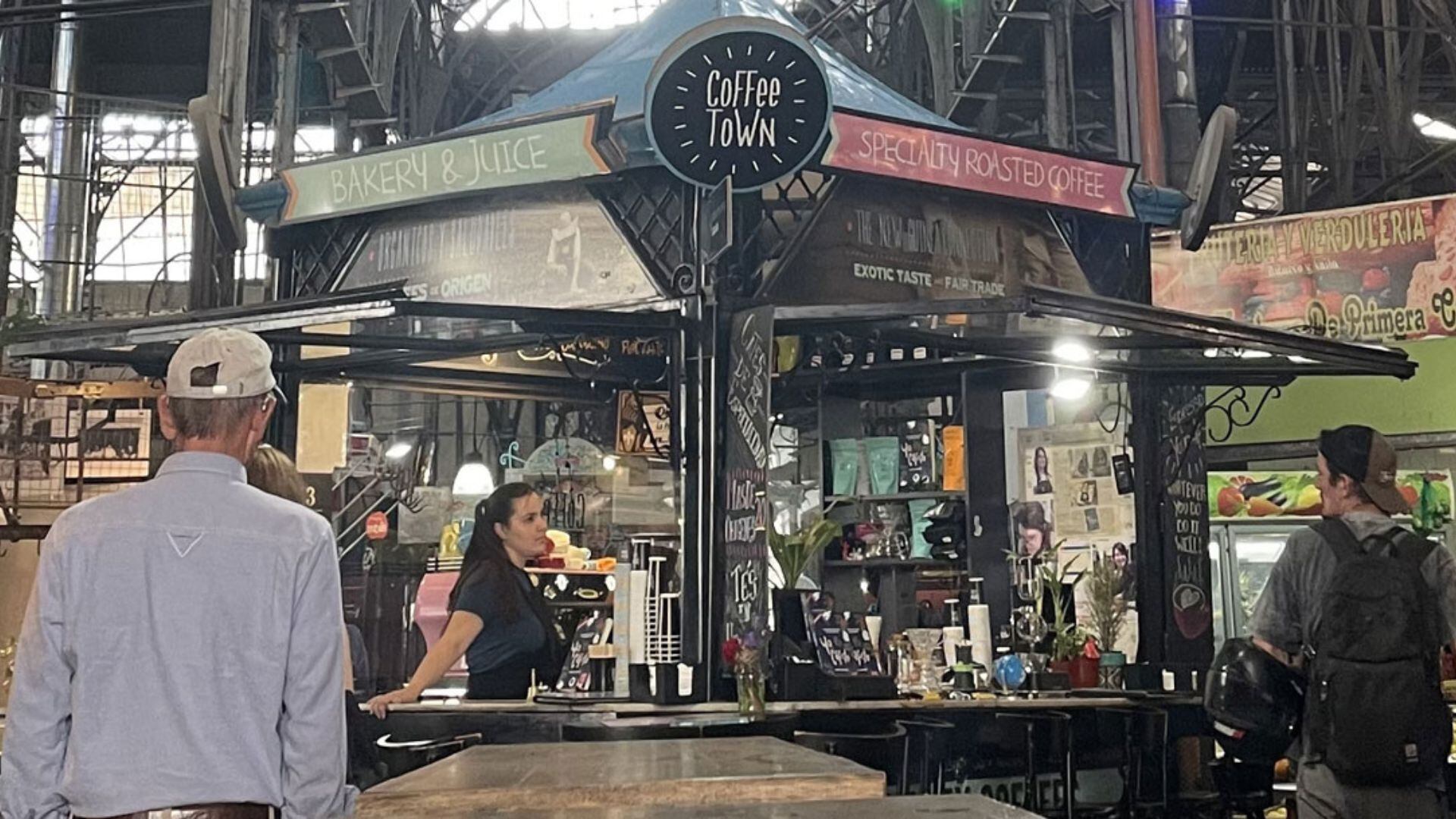 El Mercado de San Telmo es un emblemático paseo.