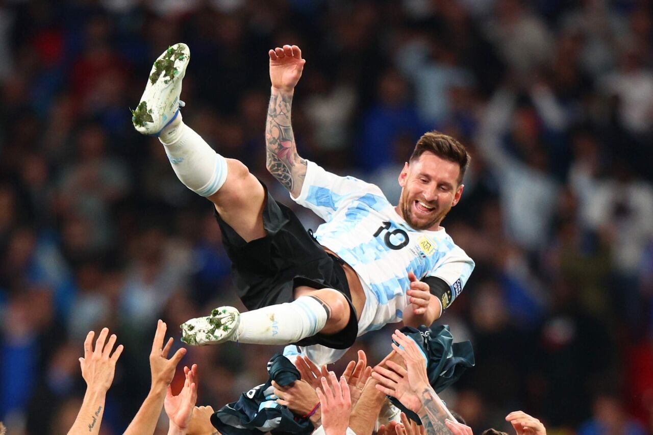 Messi, capitán de la Selección, en plena vigencia.