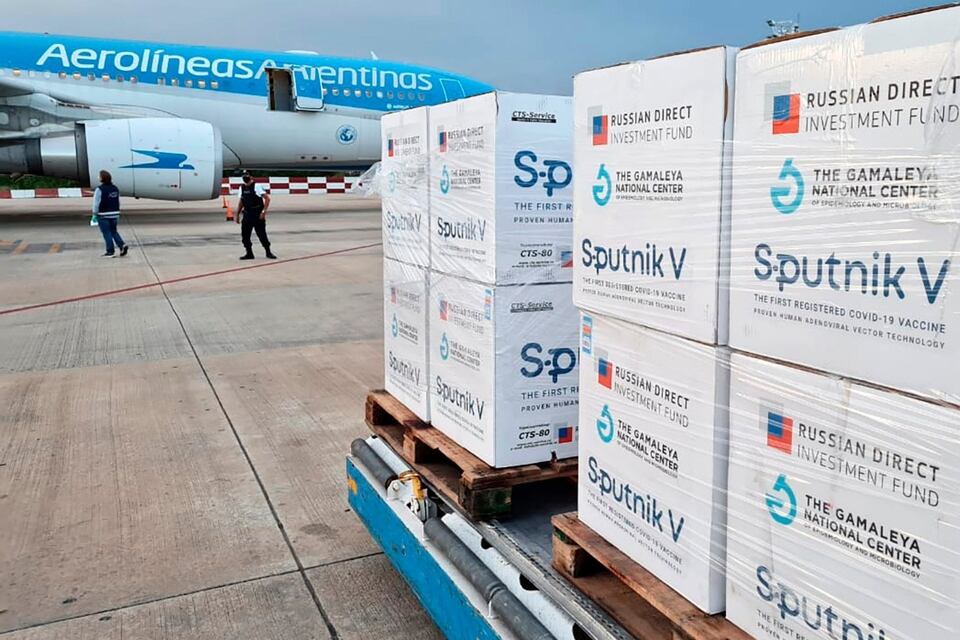 Un nuevo vuelo de Aerolíneas a Moscú para buscar vacunas.