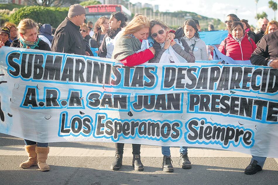La concentración en Mar del Plata arrancó en la Base Naval y terminó en el centro de la ciudad.