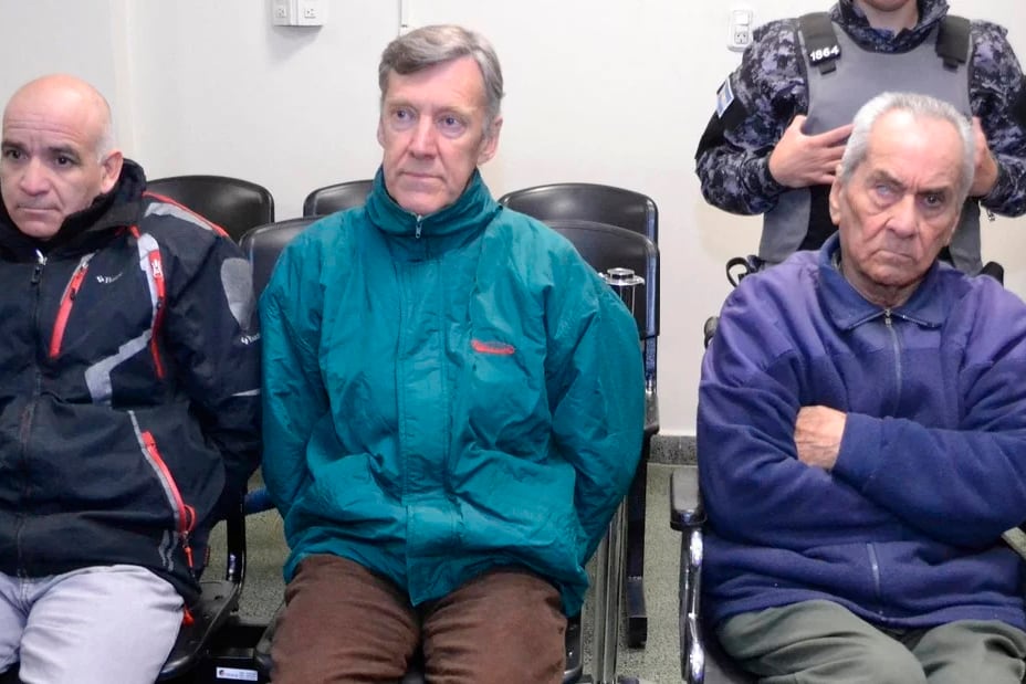 El ex jardinero Gómez, y los curas Corbacho y Corradi.