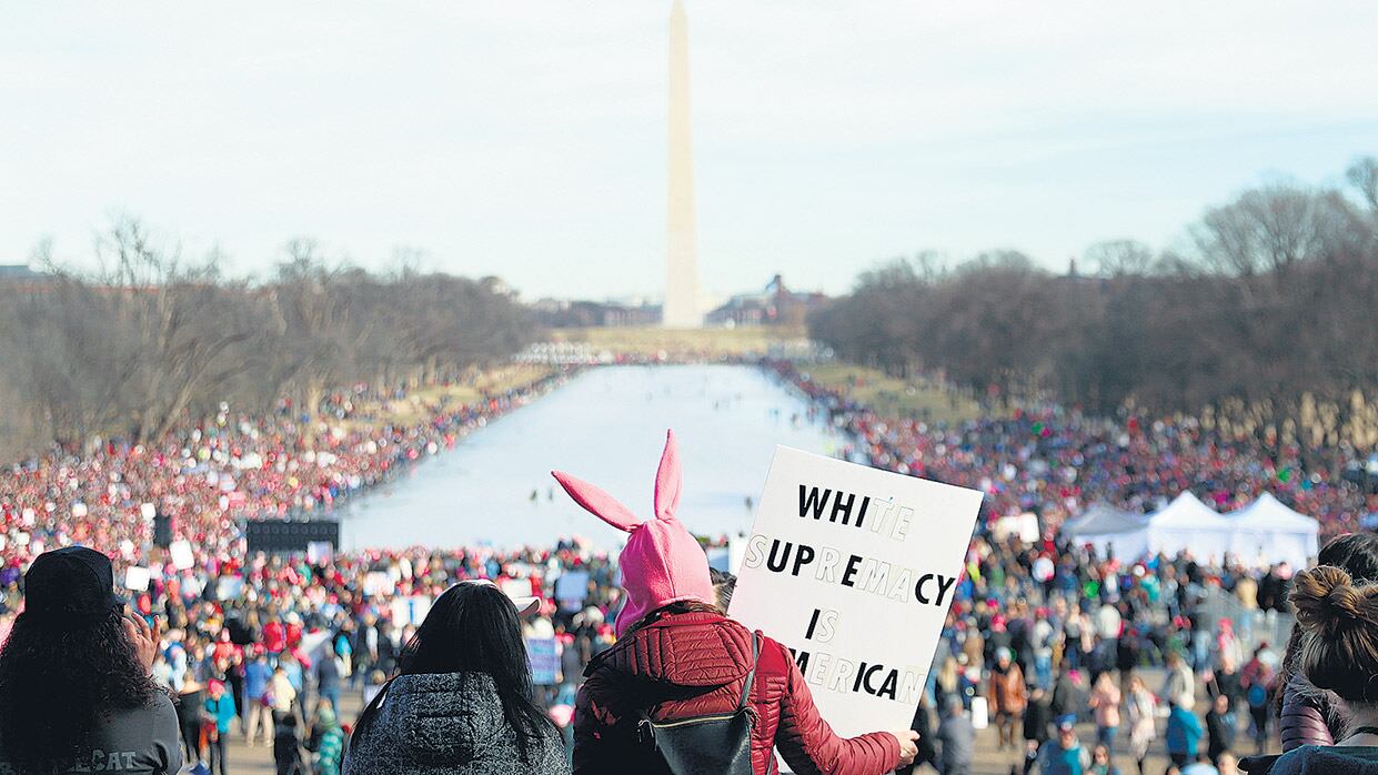 En Washington, la masiva marcha con sus gorros simbólicos.