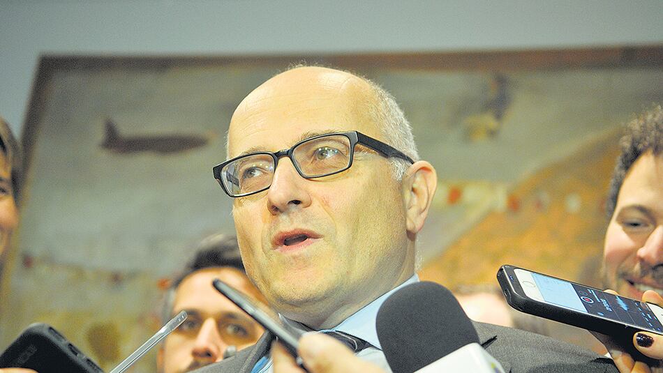 El jefe de la misión de técnicos del FMI, Roberto Cardarelli, respaldó el ajuste del gobierno de Macri.