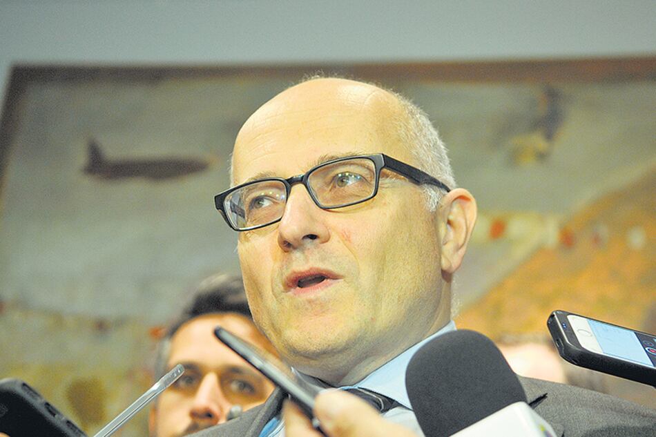 El jefe de la misión de técnicos del FMI, Roberto Cardarelli, respaldó el ajuste del gobierno de Macri.