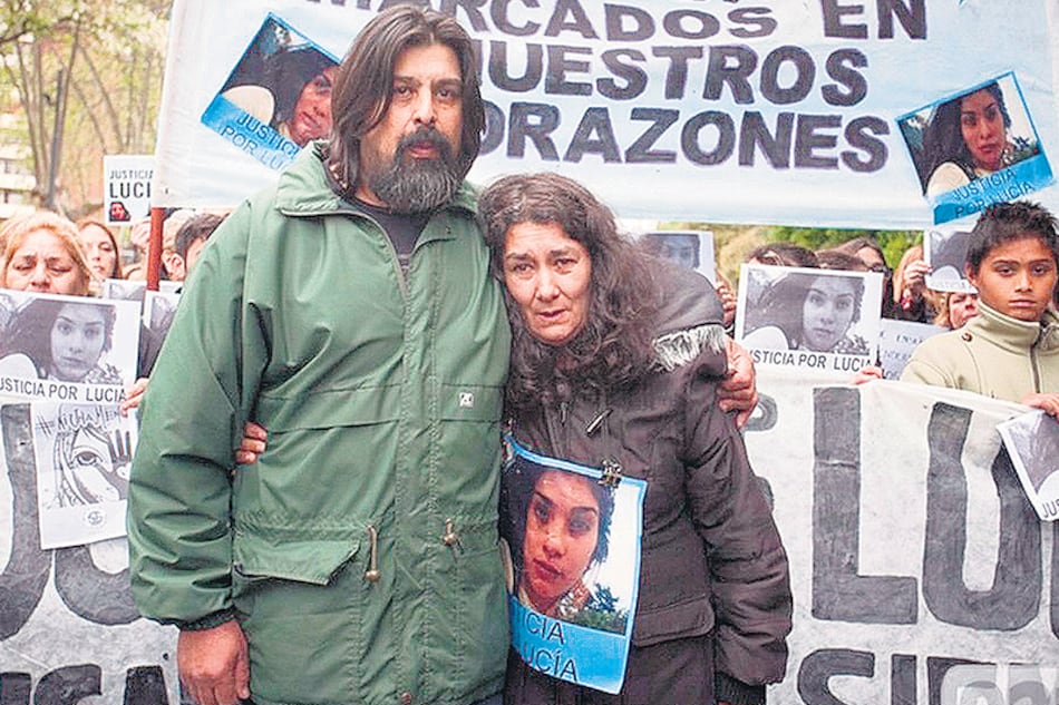 Los padres de Lucía Pérez, Marta Montero y Guillermo Pérez, durante las marchas en reclamo de justicia.