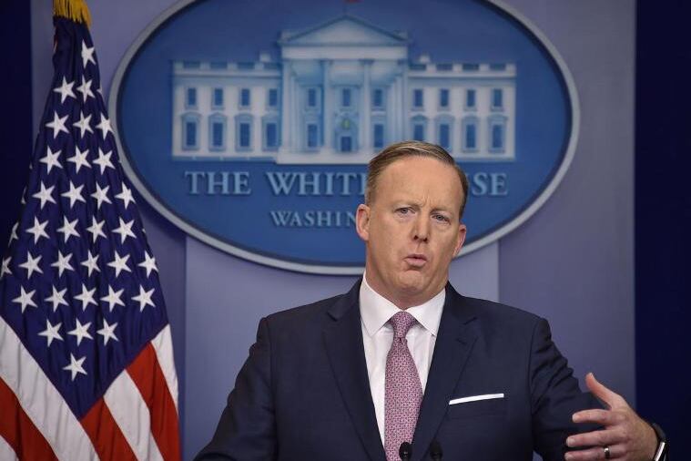 Para Spicer, Asad es peor que Hitler.