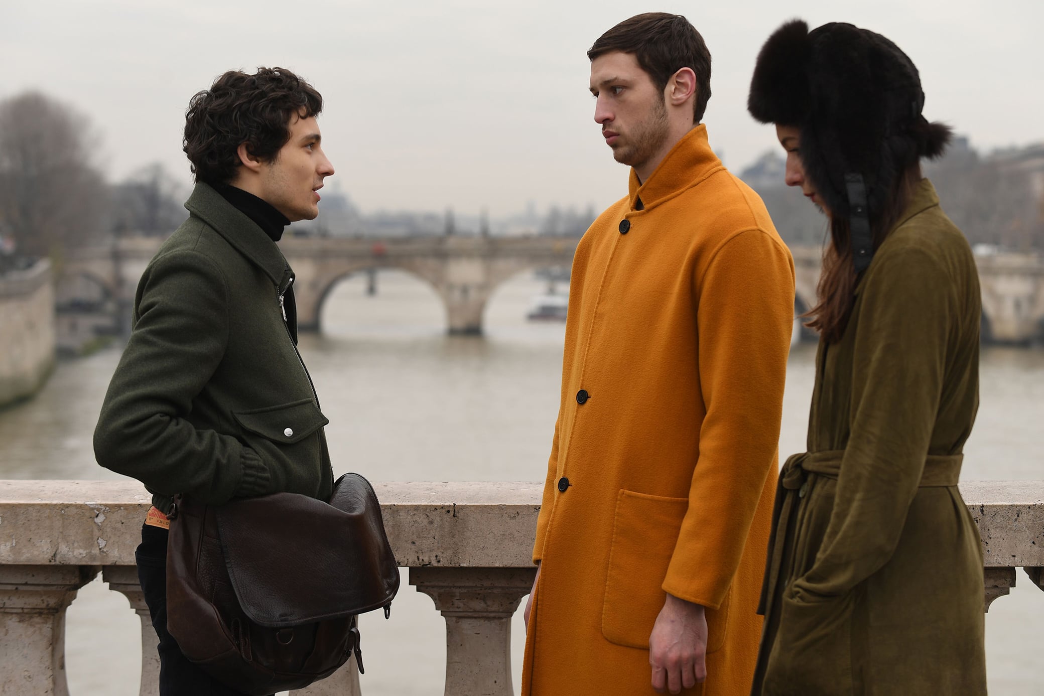 En "Sinónimos" las escenas parecen eclosionar unas contra otras.