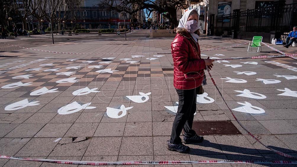 Los organismos de derechos humanos de la ciudad de Mar del Plata repudiaron el acto de vandalismo y pidieron que sea investigado el hecho, al que calificaron como "un ataque de odio".