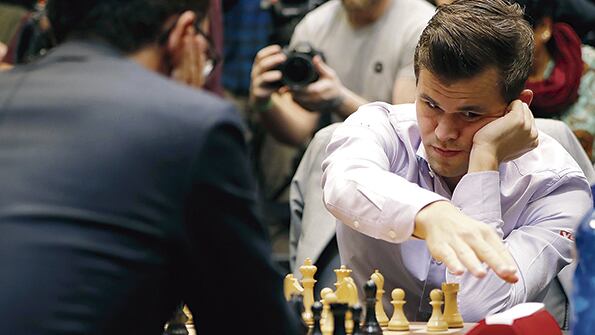 Carlsen se quedó con el título, obteniendo 17 puntos sobre los 21 posibles.