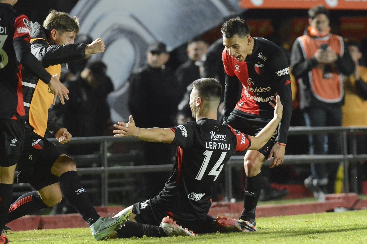 Federico Lértora y una noche soñada. El mediocampista de 31 años llevaba 19 goles en 412 partidos en su carrera