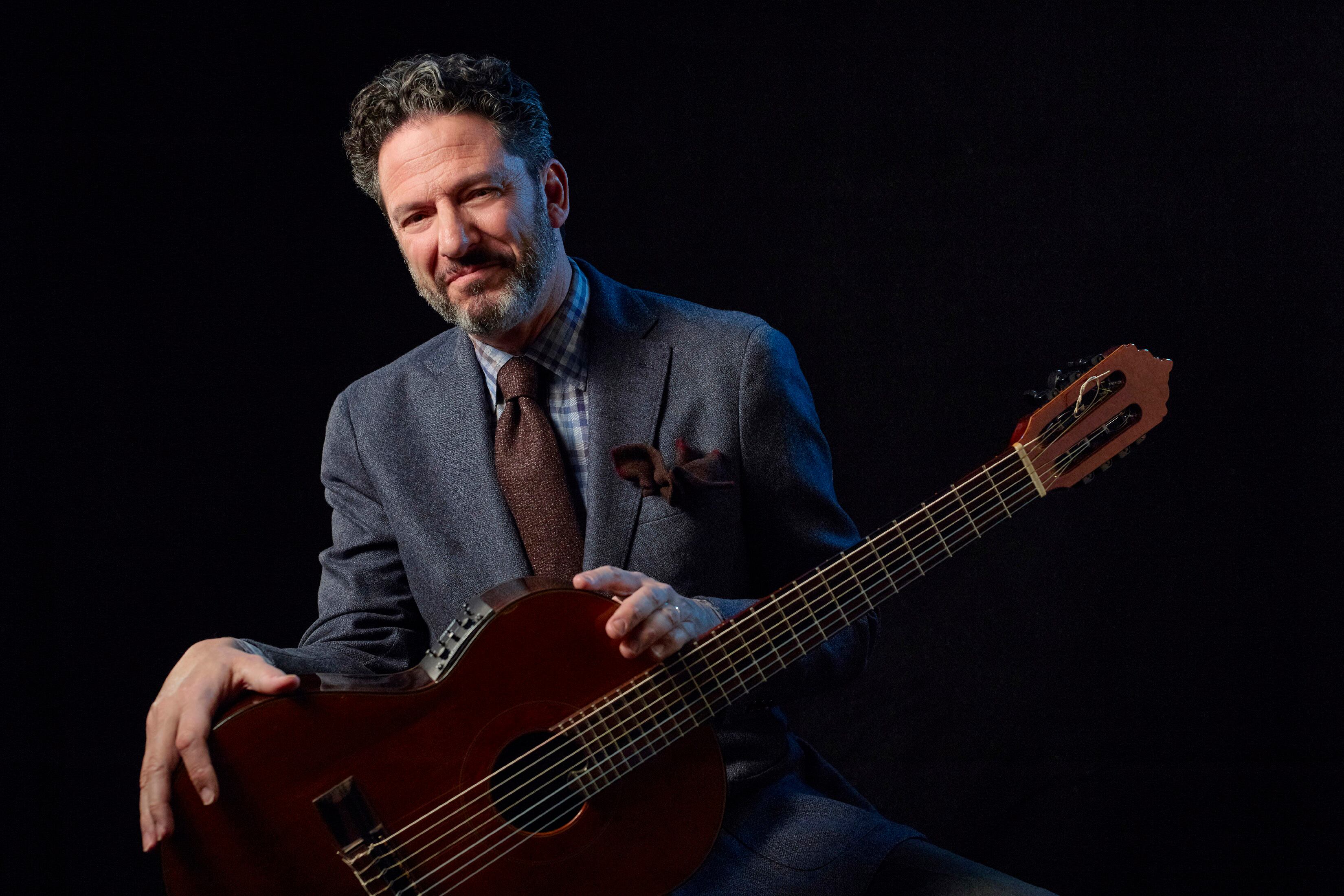 John Pizzarelli es hijo de Bucky, durante años guitarrista de la orquesta de Benny Goodman.