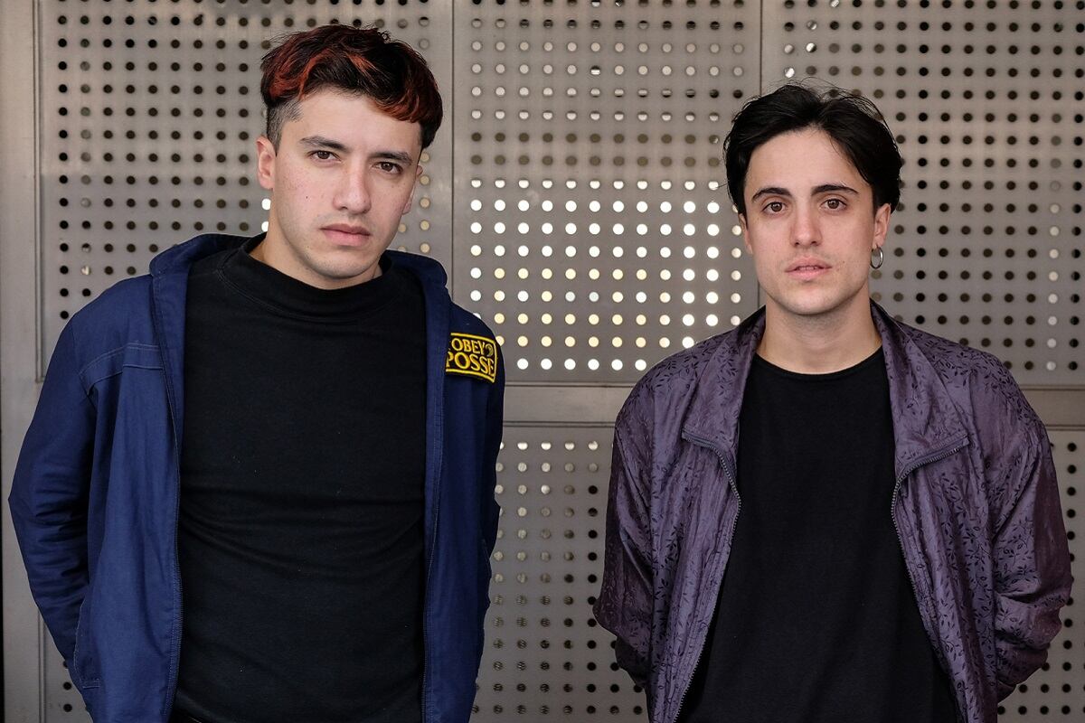 Los miembros de Peces Raros sacaron videoclip grabado en vivo pre-cuarentena, además de sendos simples como solistas.