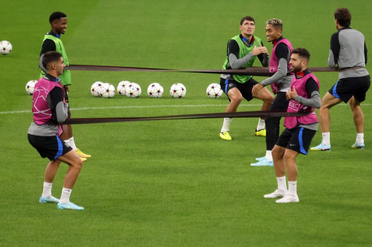El plantel de Barcelona trabaja antes de medirse con Inter