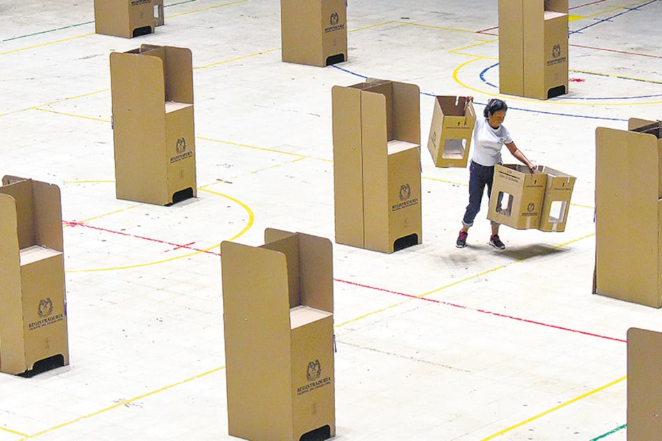 Más de 36 millones de colombianos son llamados a las urnas este domingo.