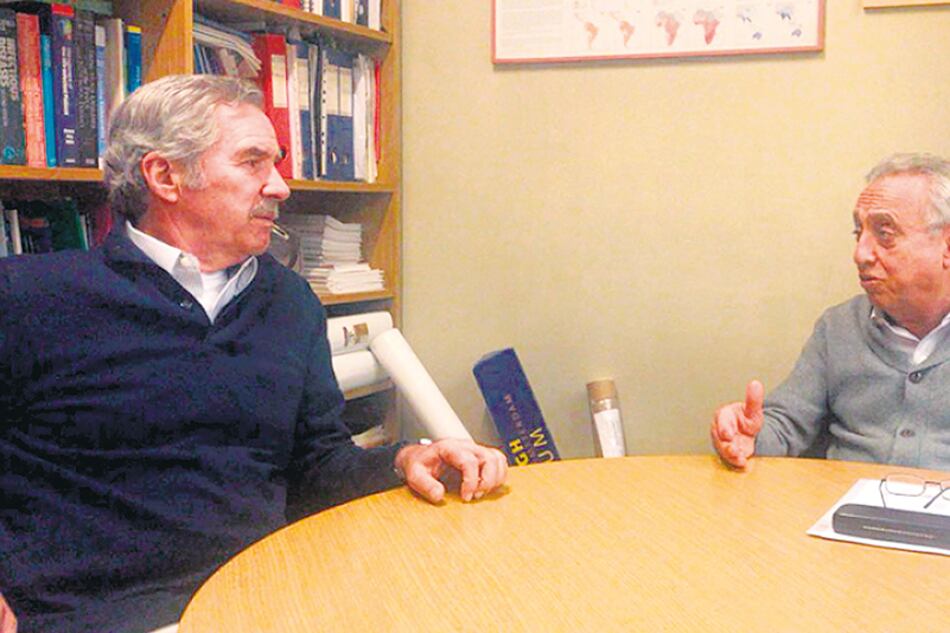 Solá se reunió con Pedro Cahn en la Fundación Huésped.