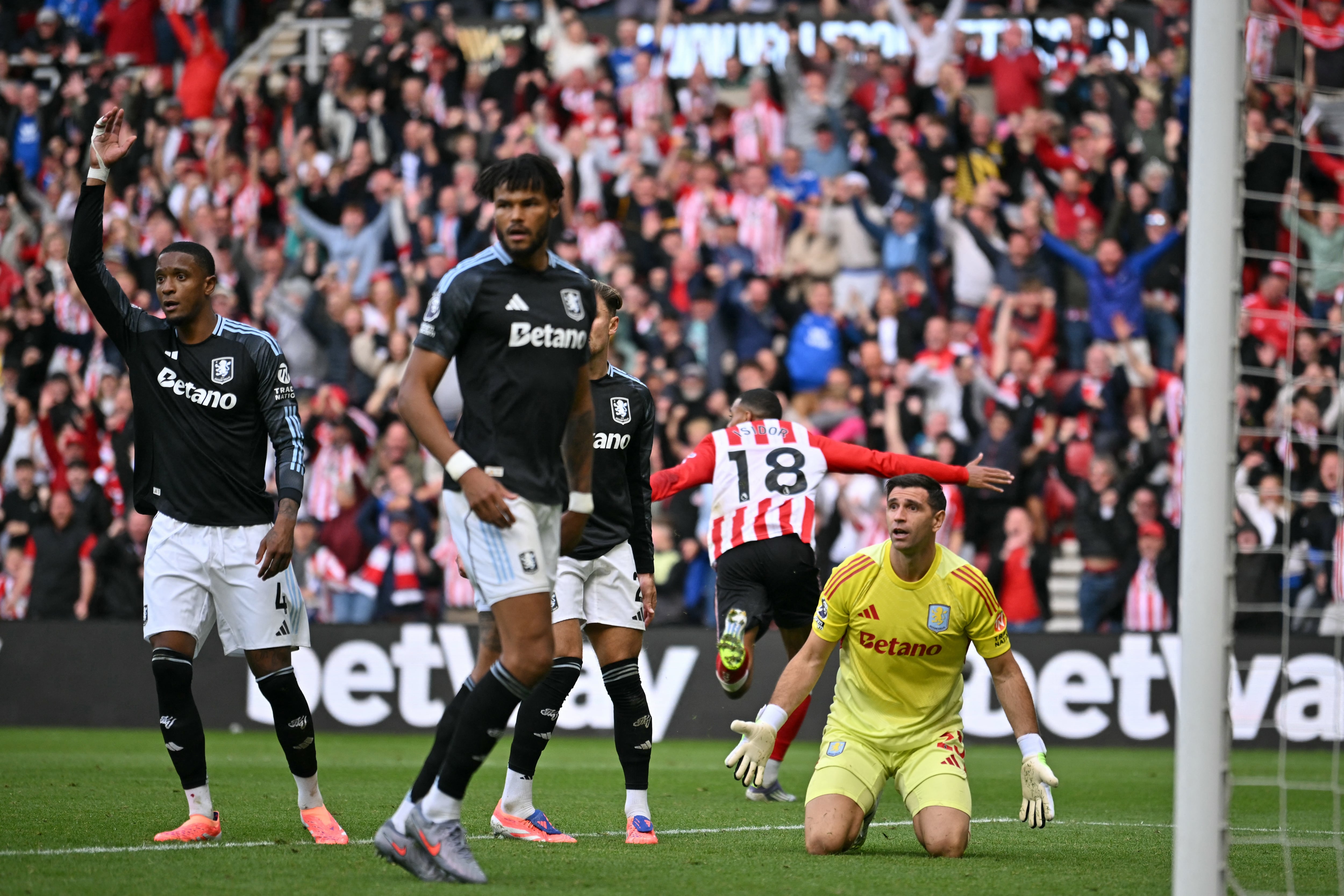 Dibu Martínez, candidato a mejor aquero del mundo por tercera vez consecutiva