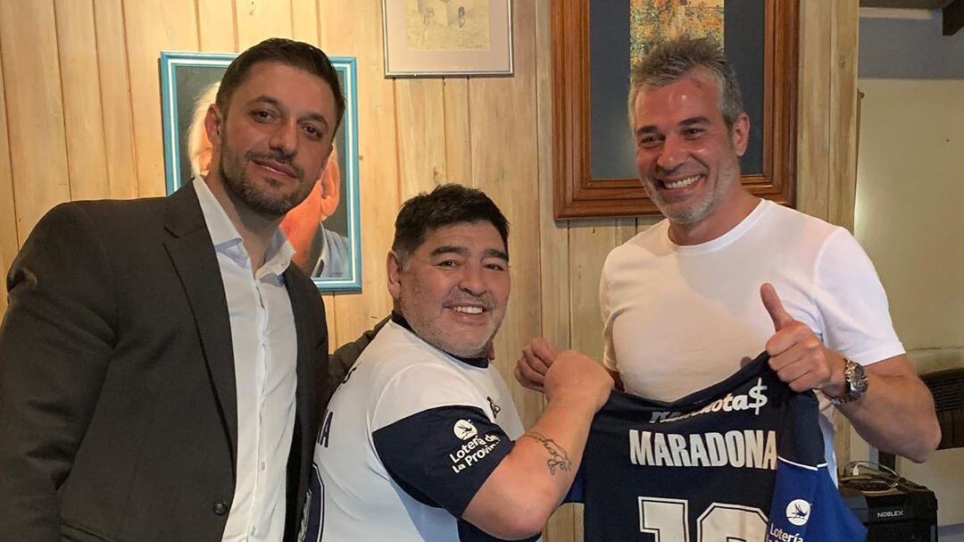 Matías Morla, Diego Maradona y Gabriel Pellegrino, presidente de Gimnasia.