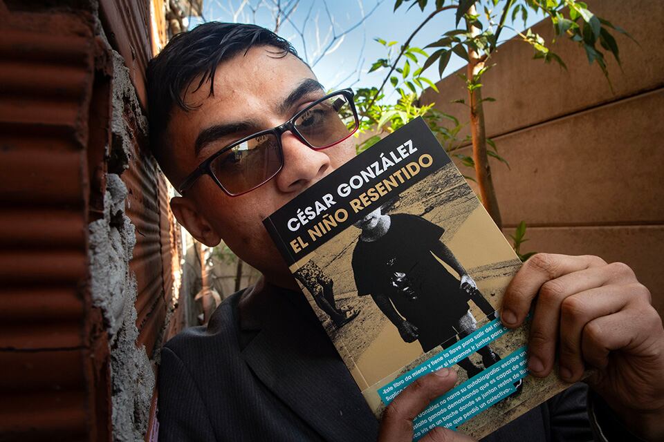 César González cuenta sus primeros años a modo de un diario íntimo.