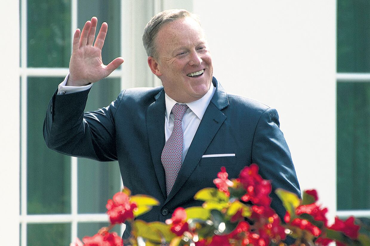 El entusiasmo había llevado a Sean Spicer a formular declaraciones de elevado voltaje, como cuando comparó a Assad con Hitler.