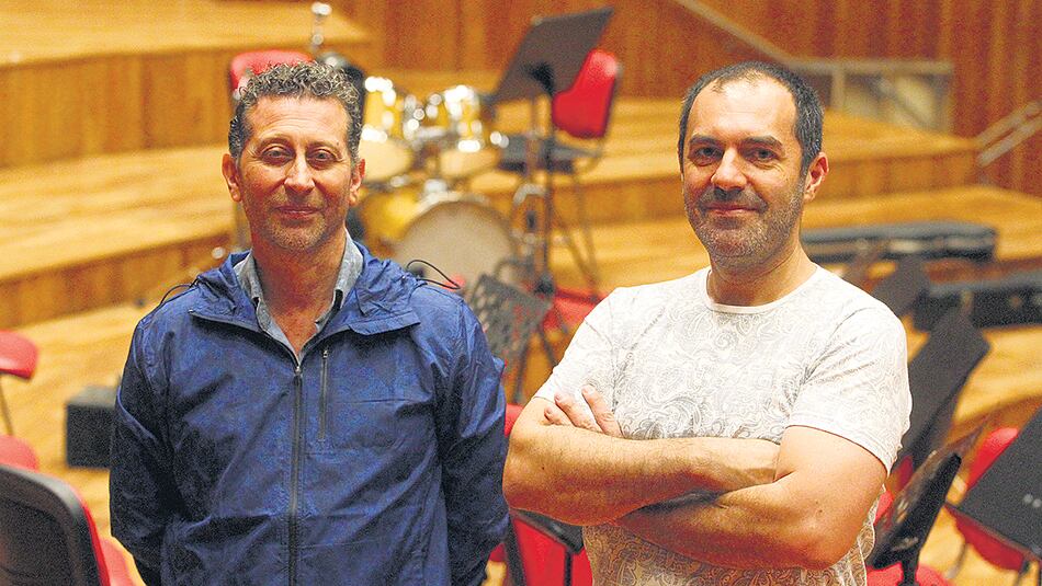 El violinista Sebastián Prusak y el contrabajista Sergio Rivas, referentes de La Filiberto.