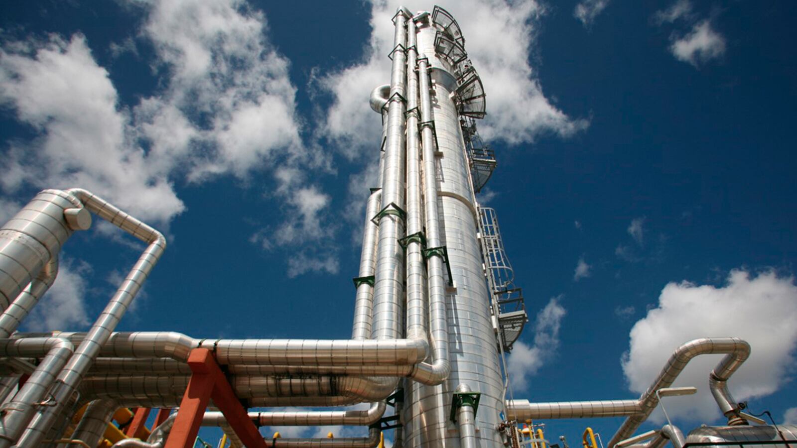 Desde Pampa Energía hablaron de optimizar costos para hacer "sostenible" el complejo petroquímico.