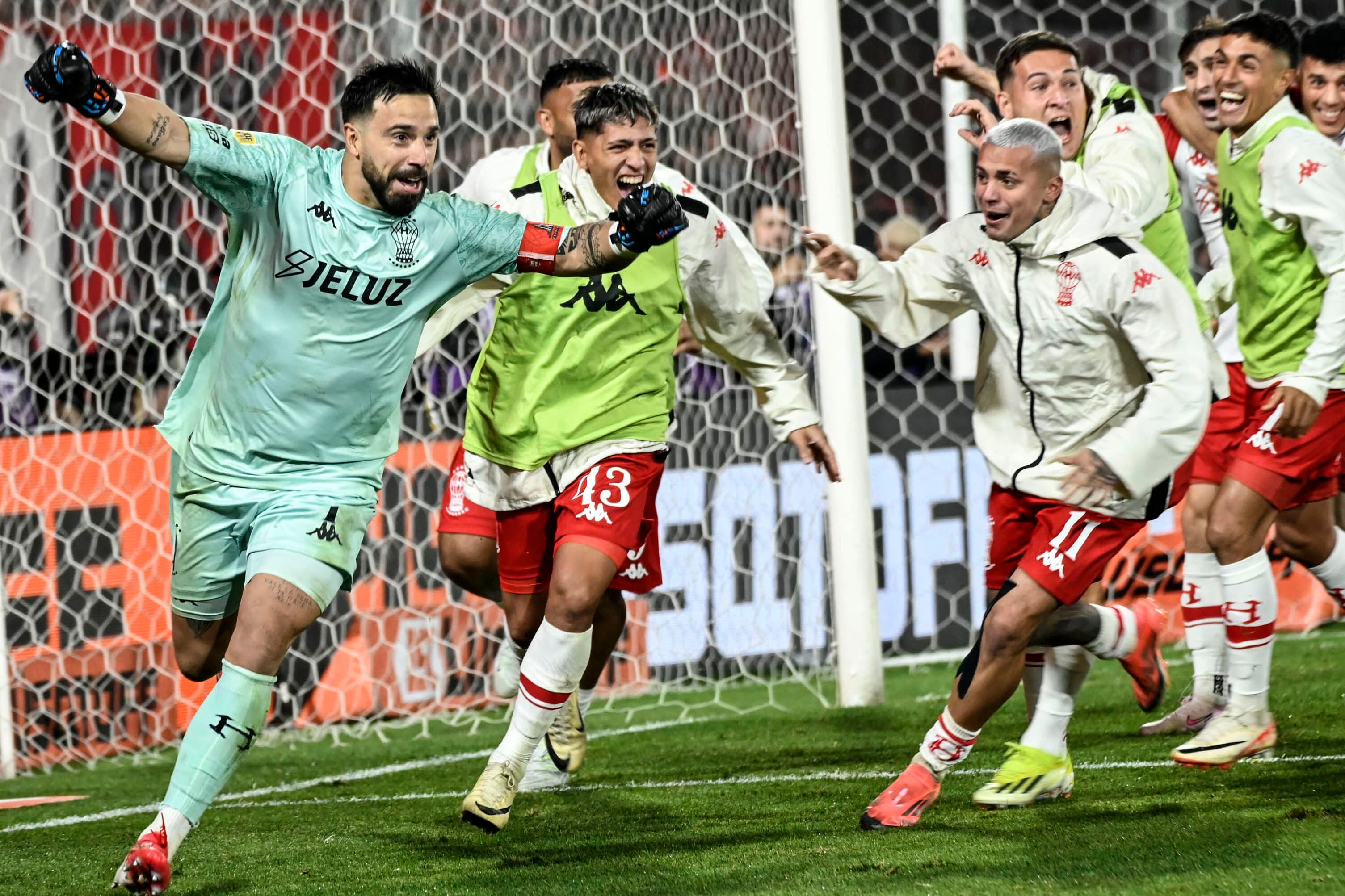 Galíndez, héroe de la clasificación de Huracán en Avellaneda