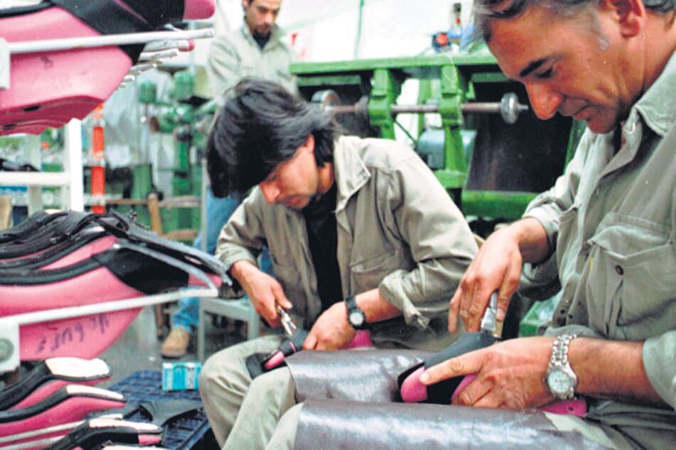Cámaras de empresarios pymes saldrán a la calle junto a la CGT para defender el mercado interno.