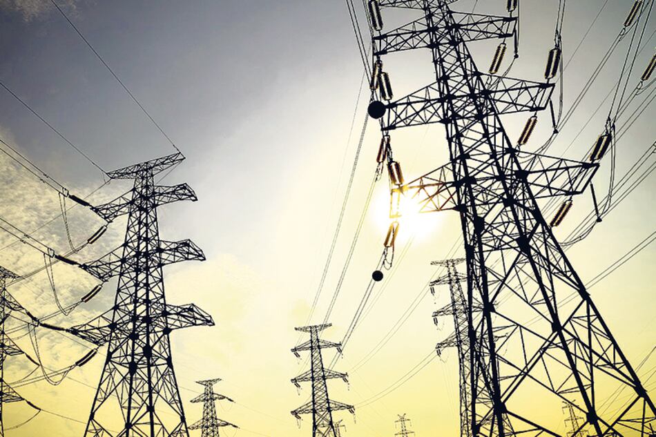 La firma Transener, controlada por Pampa Energía, tiene el monopolio de la transmisión eléctrica nacional. Enarsa, su socio estatal, se retira.