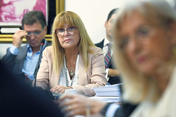 La diputada Aída Ayala está acusada por la contratación irregular de una empresa de recolección de residuos.