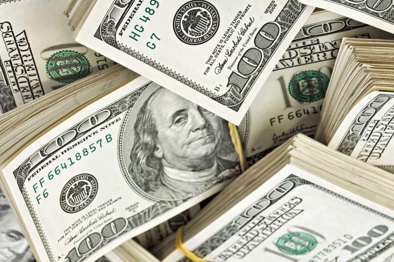 Las compras de dólares en marco fueron 55 veces menores que las del record del macrismo.