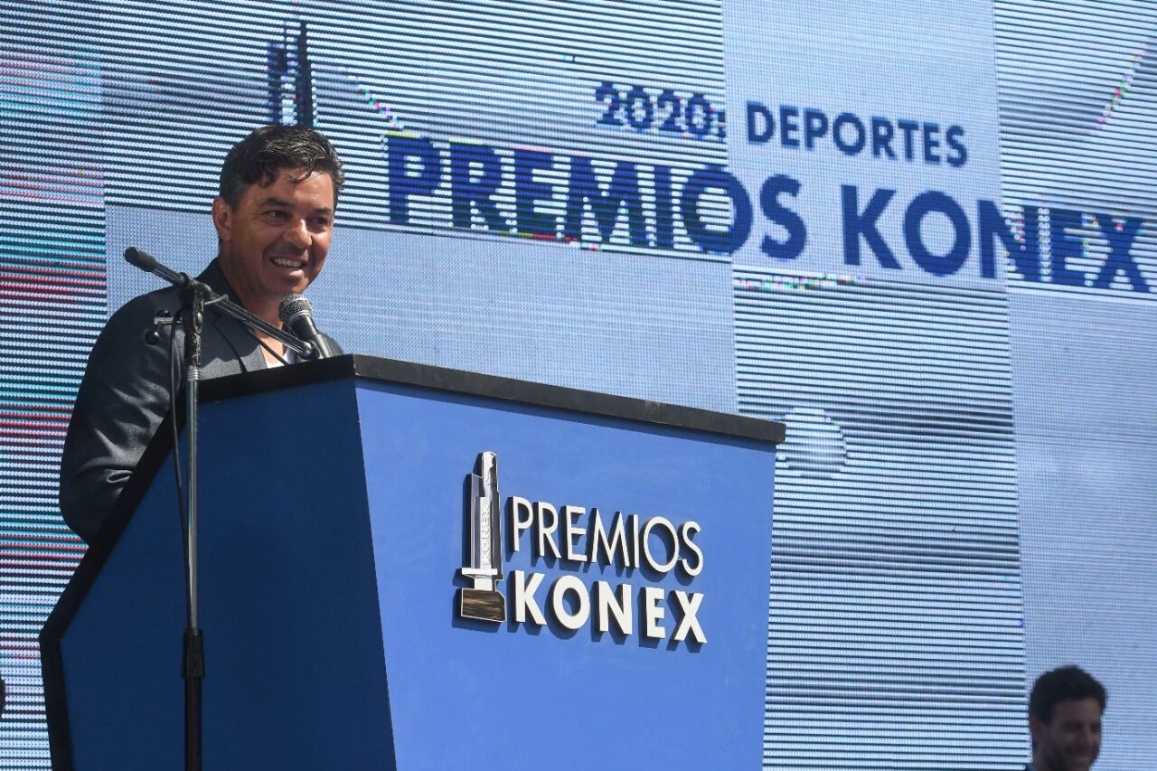 Gallardo recibió dos premios en un solo día.