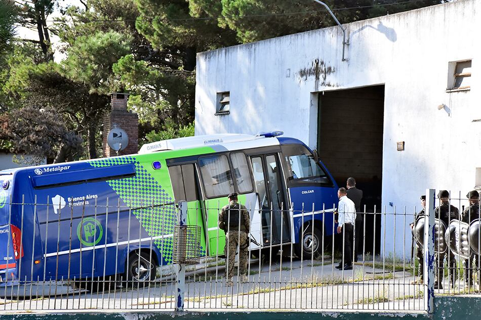 La llegada de los acusados para una de las audiencias en el Juzgado de Gesell.