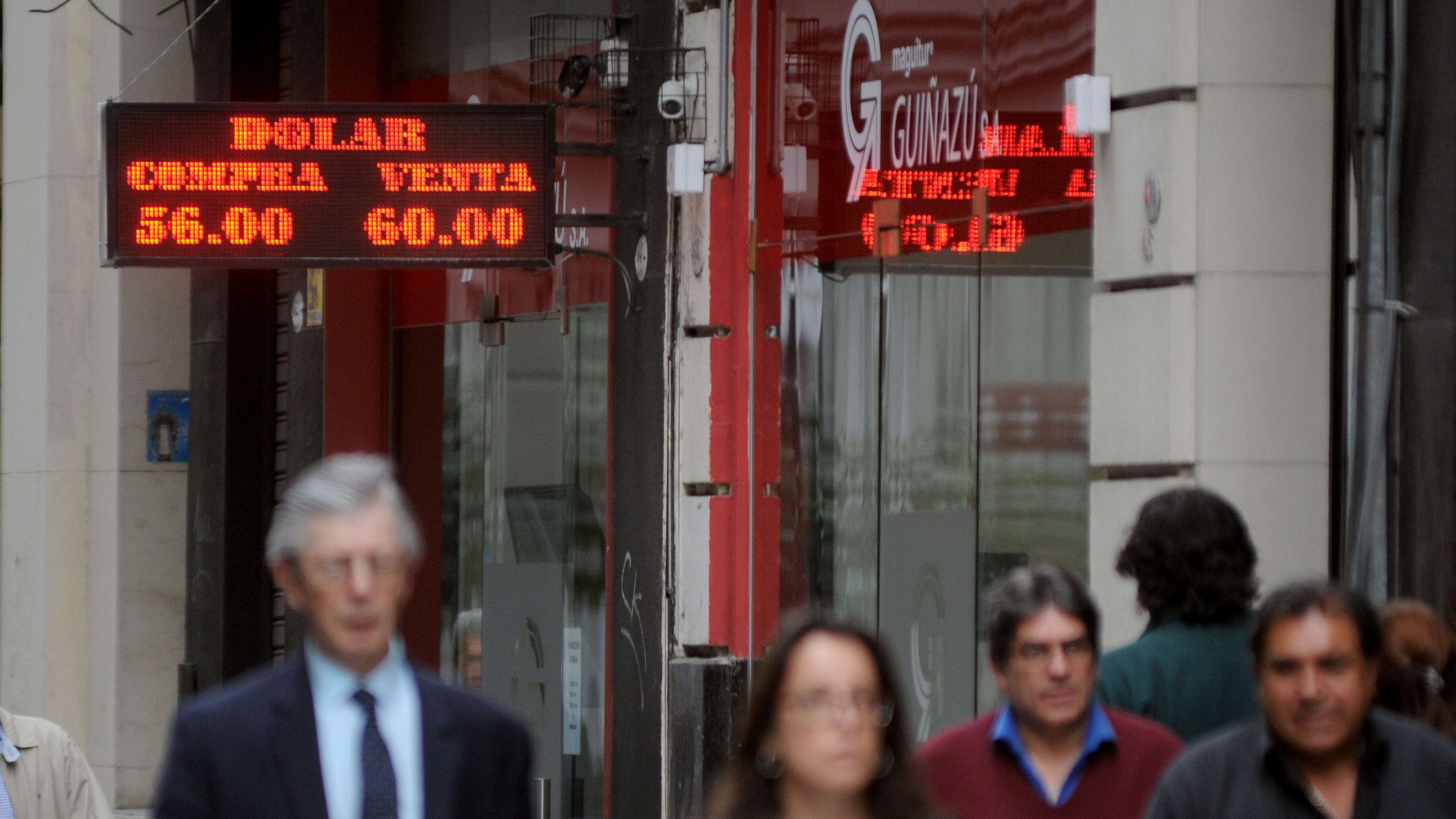 El dólar en las casas de cambio volvió a cotizar a 60 pesos.