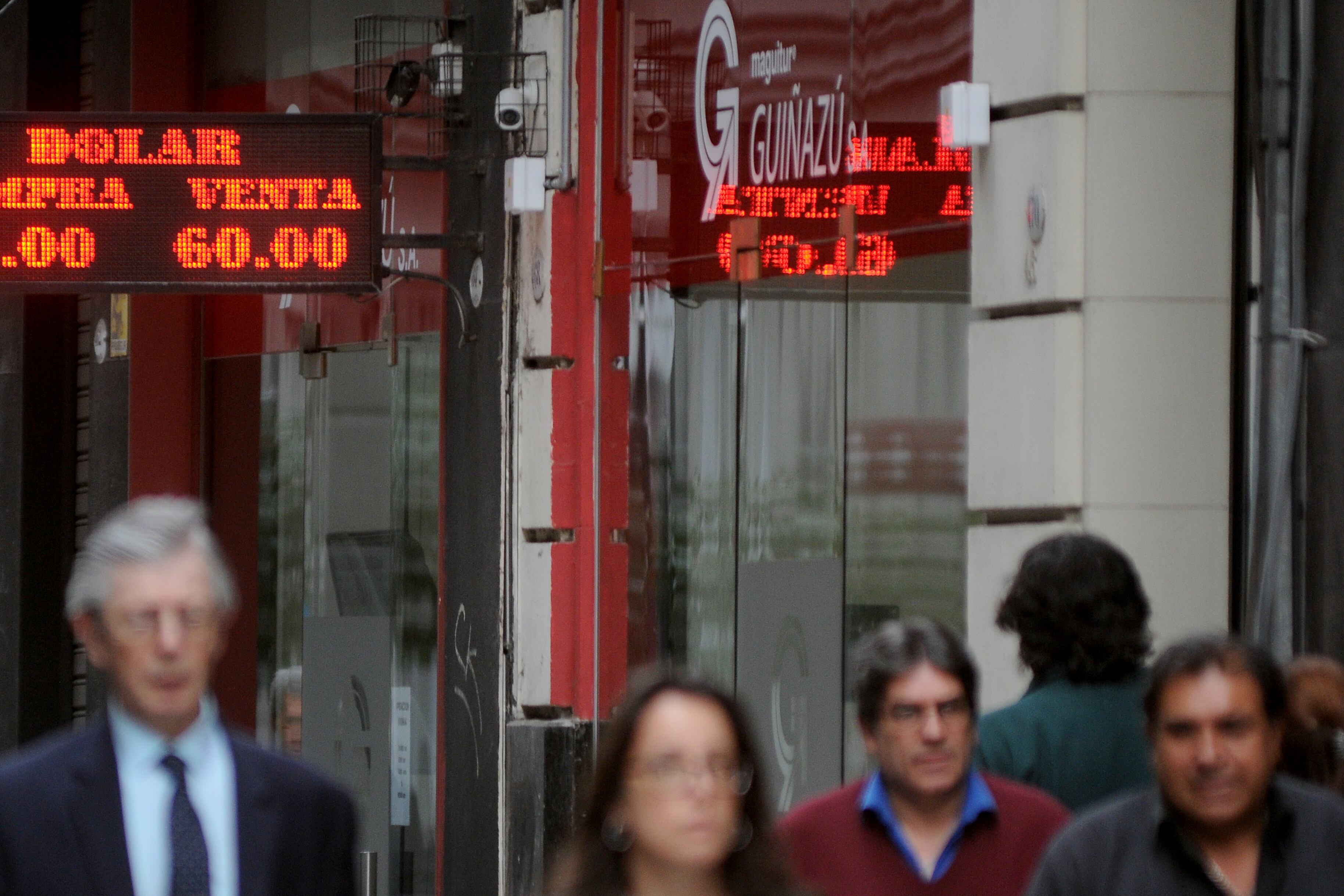 El dólar en las casas de cambio volvió a cotizar a 60 pesos.