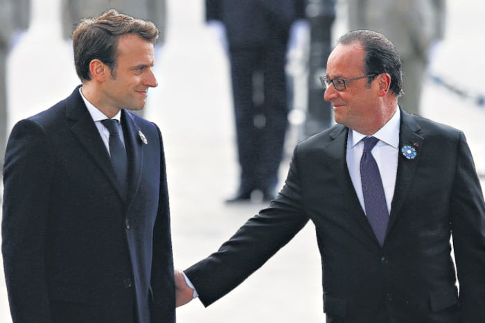 El electo presidente Macron participa junto a Hollande de un homenaje a las víctimas de la Segunda Guerra Mundial.