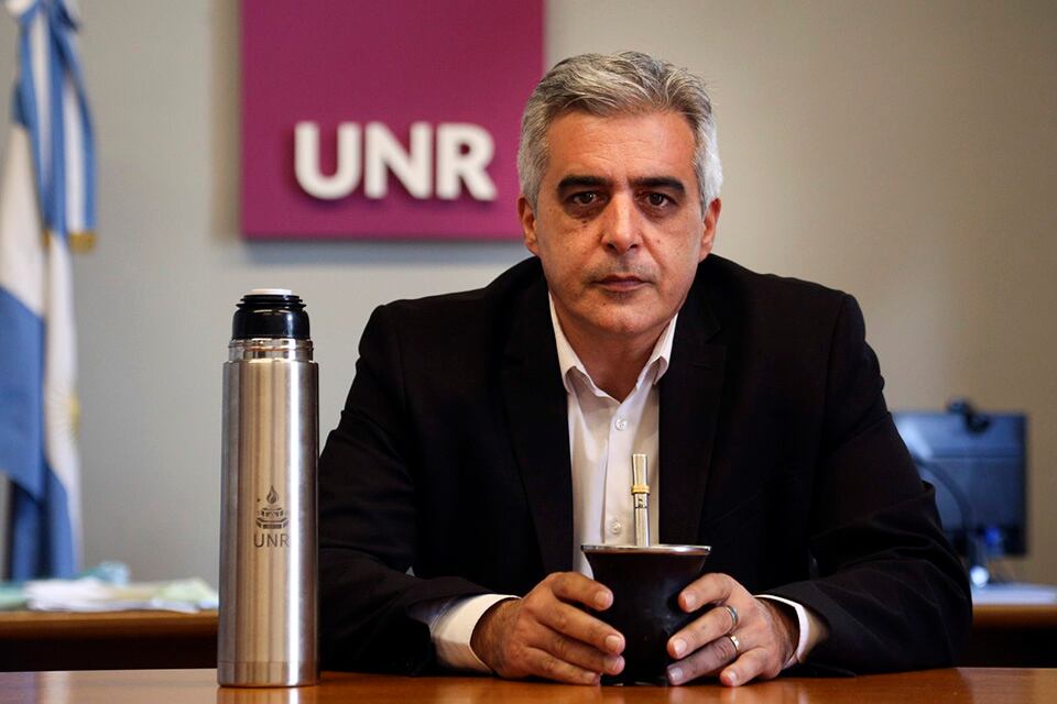 El rector Franco Bartolacci