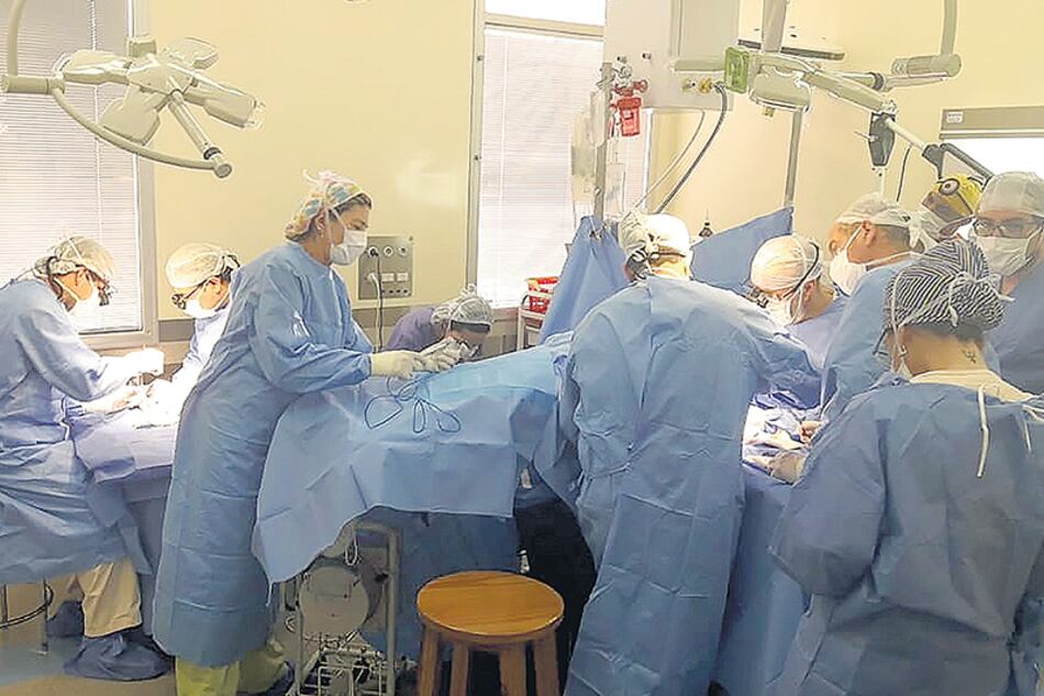 De la cirugía participaron médicos de franco y algunos que no son del Gutiérrez.